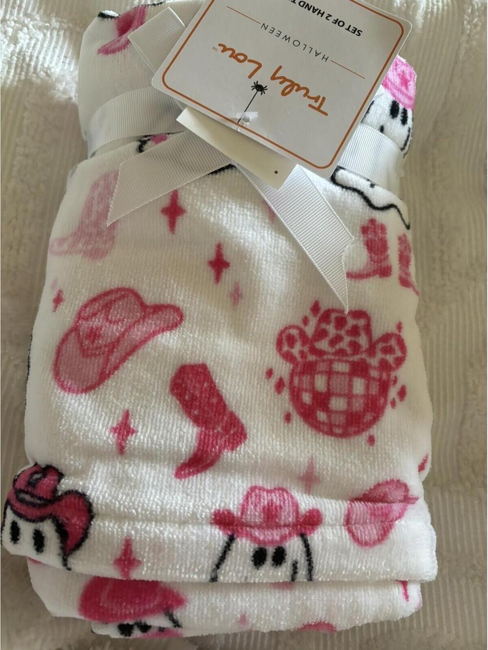 Truly Lou Pink Disco Ghost Hand Towels Nwt